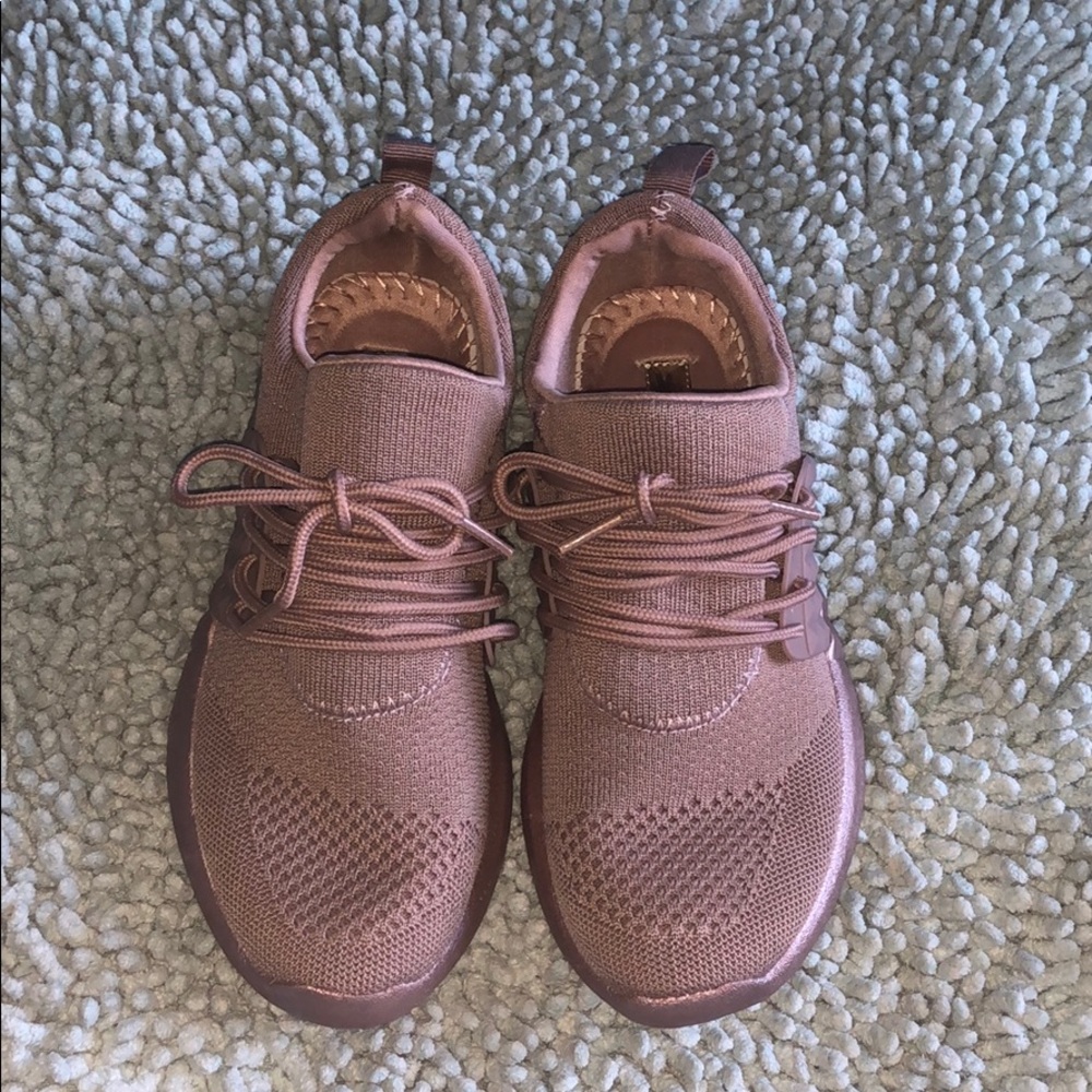 Roxy Rose lightweight walking shoes